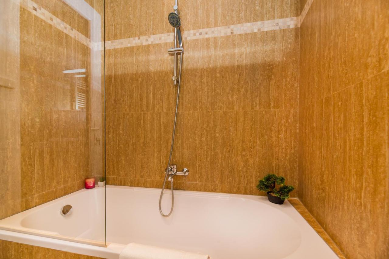 בראשוב Central Park Residence מראה חיצוני תמונה